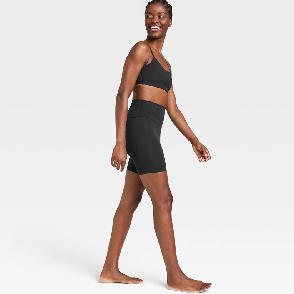 All In Motion Everyday Soft Ultra High Rise Bike Shorts in Black Size XXL.
